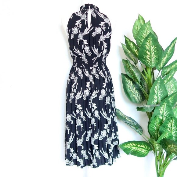 Ann Taylor Black & White Floral Jersey Sleeveless Fit & Flare Midi Dress XXSP - Picture 5 of 8